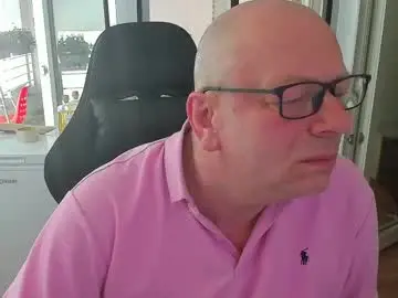 Chaturbate Live Sex Cam of machinegun3dx