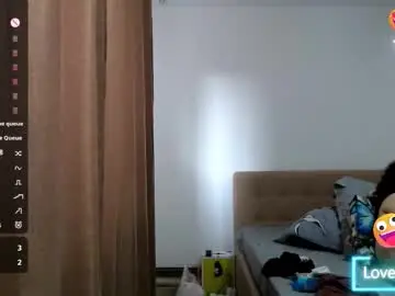 Chaturbate Live Sex Cam of bustyemma