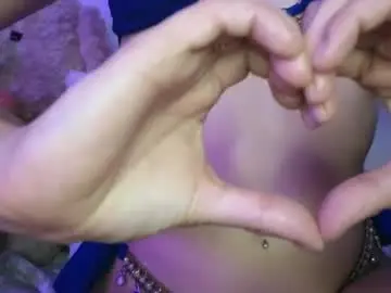 Chaturbate Sex Chat of julie13tuyo