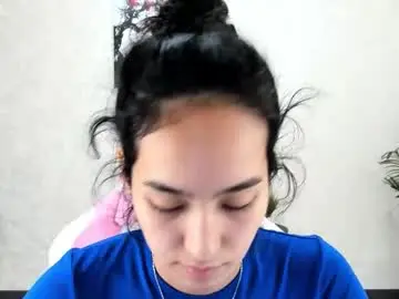 Chaturbate Live Porn of kira_lilian