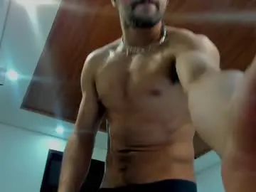 Chaturbate Live Sex Cam of noahbrawn