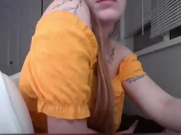 Chaturbate Adult Video Chat of hotwifelili