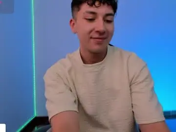 Chaturbate Live Sex Cam of oliver_kyy