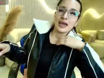 Chaturbate Live Sex Cam of scarlettvixen_r