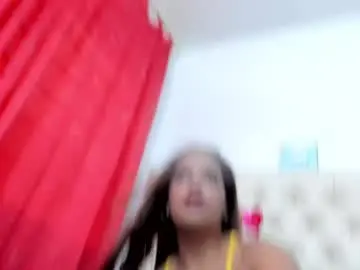 Chaturbate Live Sex Cam of selena_beautyy