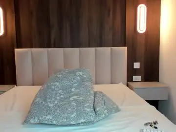 Chaturbate Best live sex cam show of saradiamond01