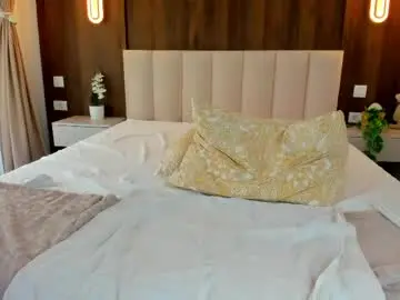 Chaturbate Watch Live Sex Cams of saradiamond01