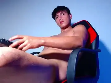 Chaturbate Live Sex Cam of rowanboy23