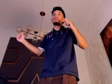 Chaturbate Live Sex Cam of thiagoferreti_