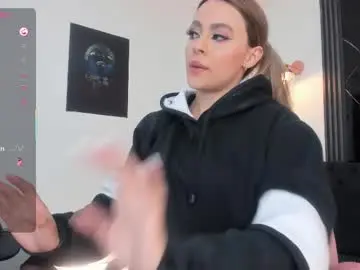 Chaturbate Live Sex Cam of miacarperrlux