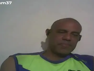 Chaturbate Live Sex Cam of retlam37