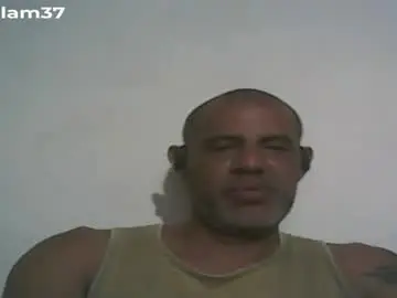 Chaturbate Nude Webcam of retlam37