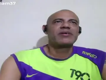 Chaturbate Live Sex Cam of retlam37