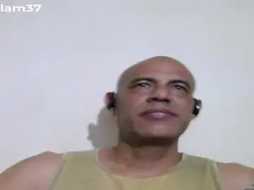 Chaturbate Live Sex Cam of retlam37