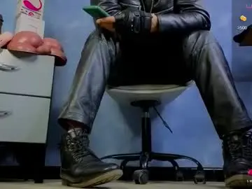 Chaturbate Adult Video Chat of tom_brown12