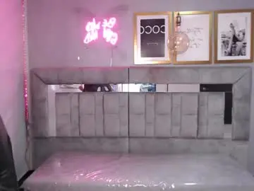 Chaturbate Live Sex Cam of cute_martina_v