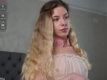 Chaturbate Watch Live Sex Cams of evymiuu