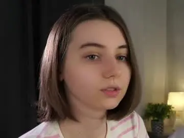 Chaturbate Adult Webcams of approche_toi_petite