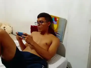Chaturbate Live Sex Cam of lion_grr