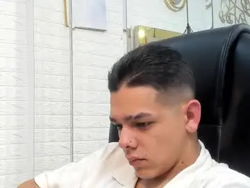 Chaturbate Live Sex Cam of kim69_and_noah