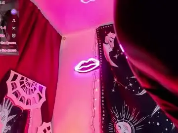 Chaturbate Live Sex Cam of maddilust