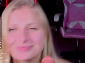 Chaturbate Live Sex Cam of crystal_blond