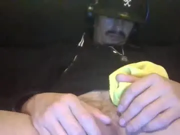Chaturbate Live Sex Cam of king761987
