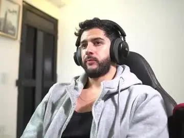 Chaturbate Nude Webcam of saimonhot1