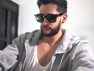 Chaturbate Free Live Porn of saimonhot1