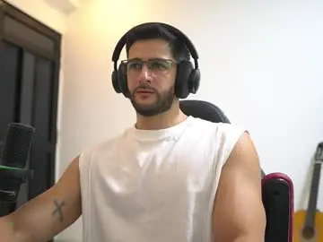 Chaturbate Free Porn Cam of saimonhot1