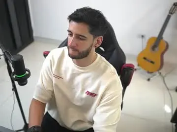 Chaturbate Free Porn Cam of saimonhot1