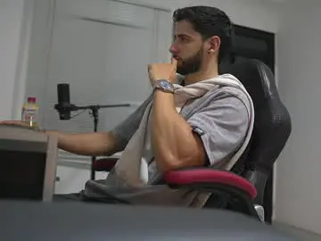 Chaturbate Free Porn Cam of saimonhot1