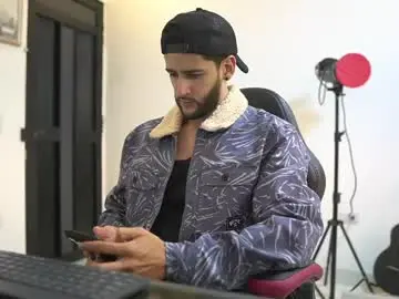 Chaturbate Free Porn Cam of saimonhot1