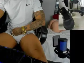 Chaturbate Live Sex Cam of master_leather777