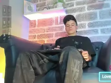 Chaturbate Free Porn Cam of kevinn_blue