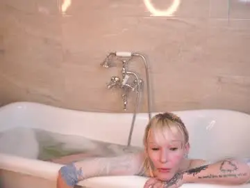 Chaturbate Best live sex cam show of lookatmehabibi_