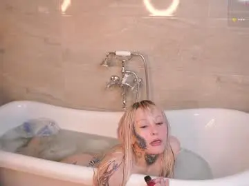 Chaturbate Live Sex of lookatmehabibi_