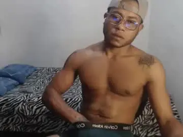Chaturbate Watch Live Sex Cams of ian_tuner