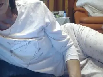 Chaturbate Live Sex Cam of andrasweetie