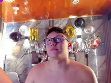 Chaturbate Live Sex Cam of manson_and_zoe