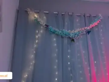 Chaturbate Live Sex Cam of misslynn_