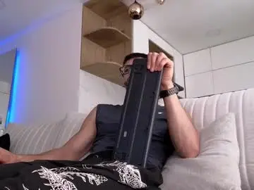 Chaturbate Watch Live Sex Cams of phantom_bigger1