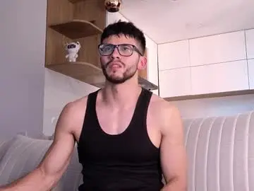 Chaturbate Watch Live Sex Cams of phantom_bigger1