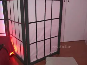 Chaturbate Live Sex Cam of roselinedior