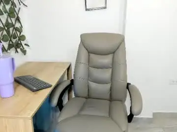 Chaturbate Free Porn Cam of madeleine_w