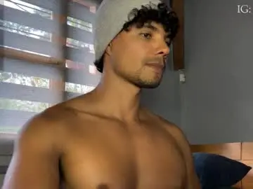 Chaturbate Adult Video Chat of daniel0910s