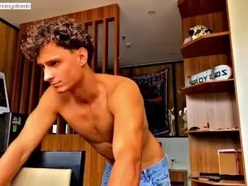 Chaturbate Watch Live Sex Cams of orlando__bloom