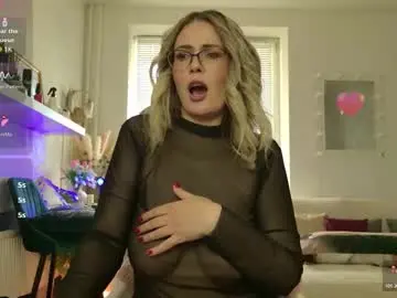 Chaturbate Free Live Porn of spicyhotmilf