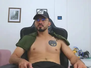 Chaturbate Live Sex of alejandroo_7