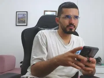 Chaturbate Best live sex cam show of alejandroo_7